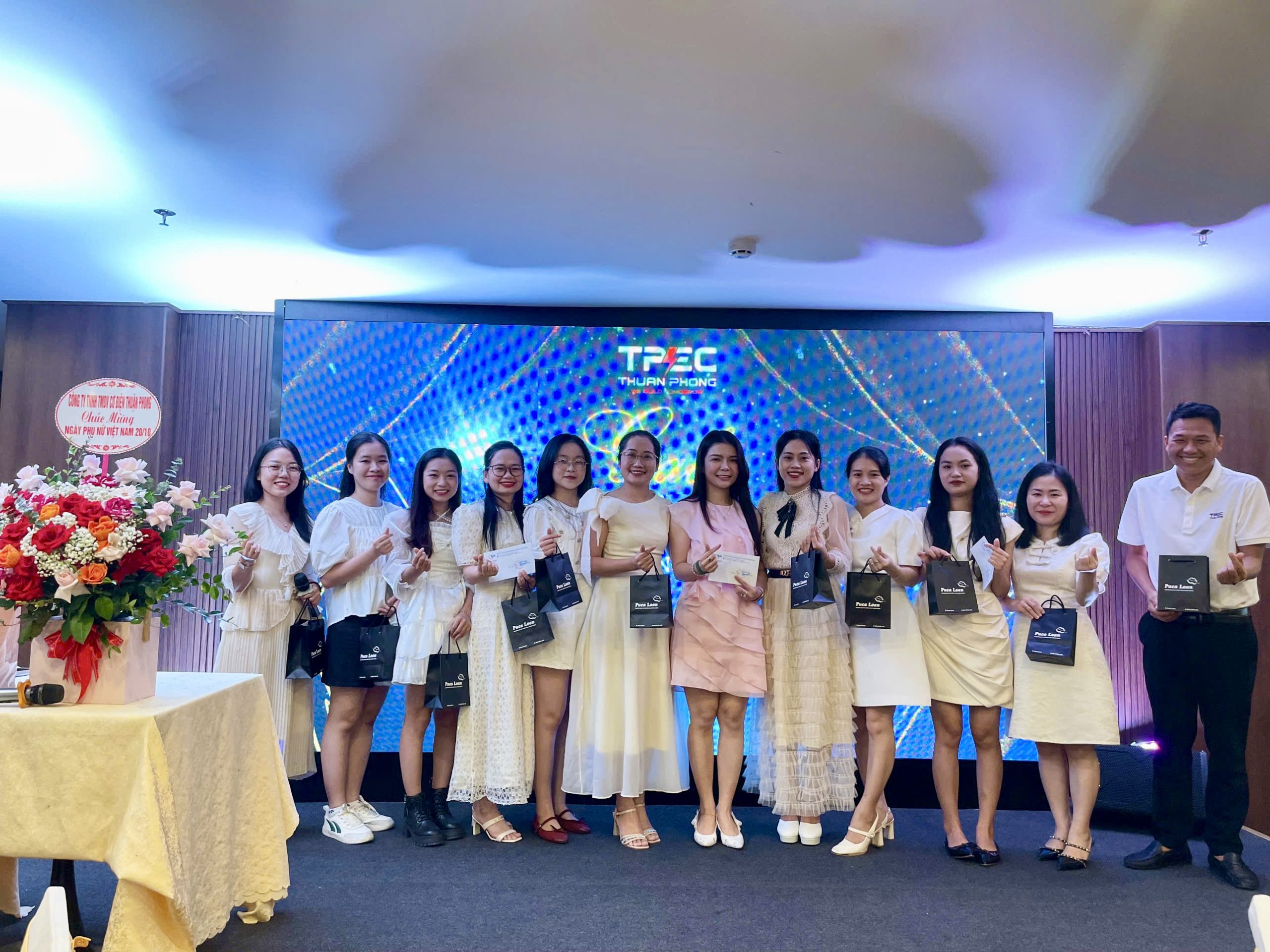 Tôn vinh “một nửa thế giới” tại Thuận Phong Energy